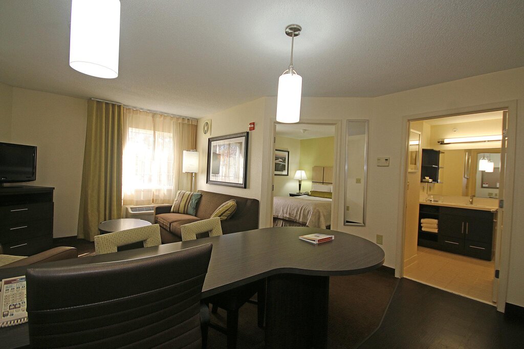 Двухместный номер Standard Candlewood Suites Newport News-Yorktown, an IHG Hotel