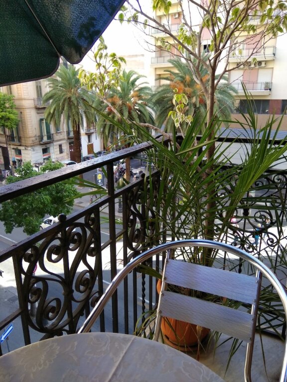 Двухместный номер Economy с балконом Hotel del Centro