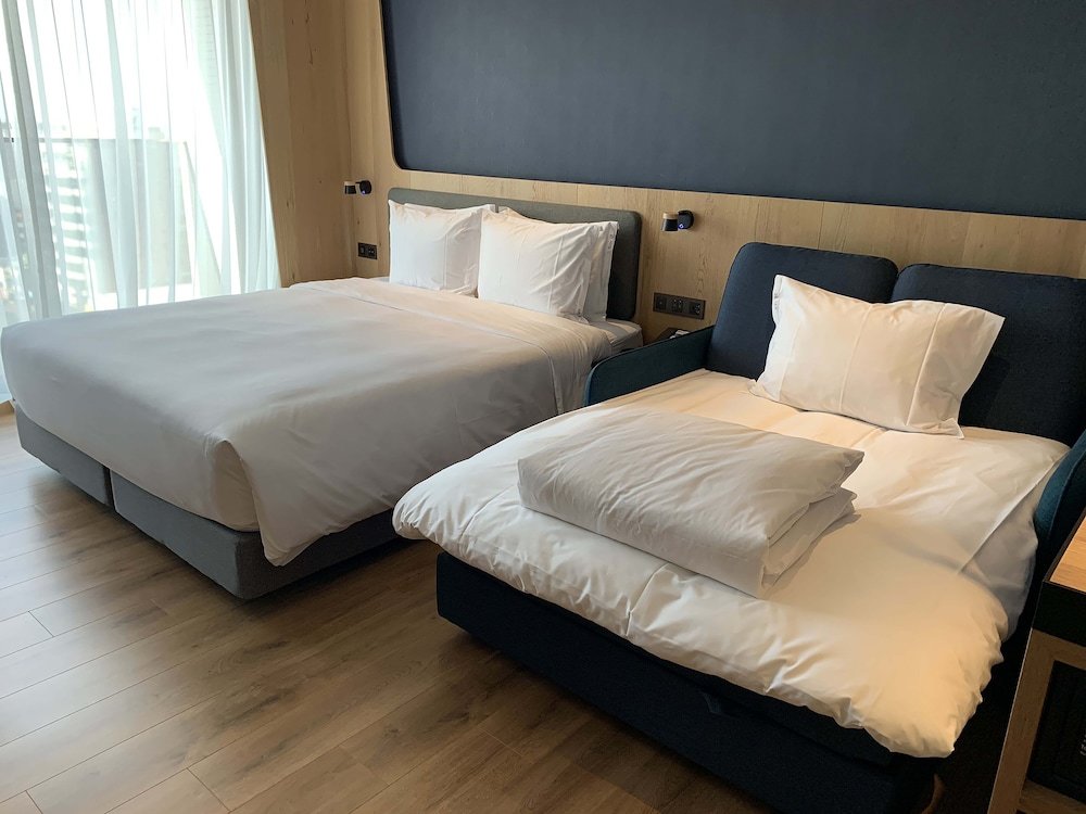 Standard Double room with balcony Holiday Inn Express Chiayi, an IHG Hotel