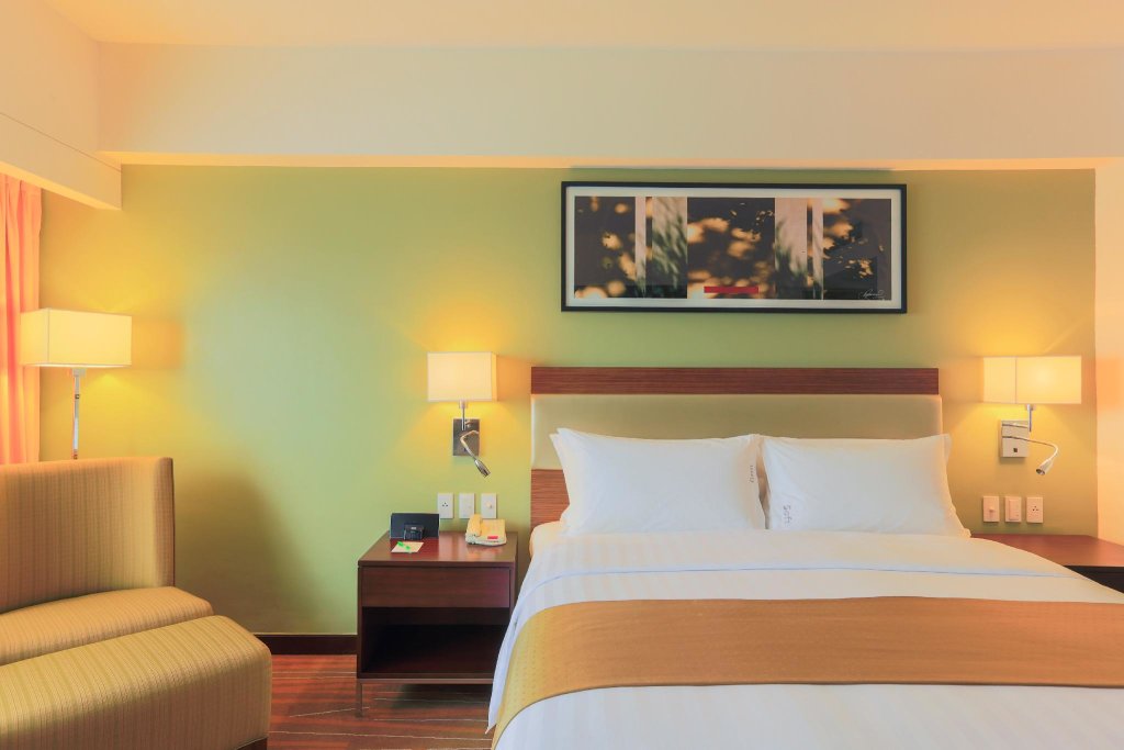 Двухместный номер Executive Holiday Inn & Suites Makati, an IHG Hotel