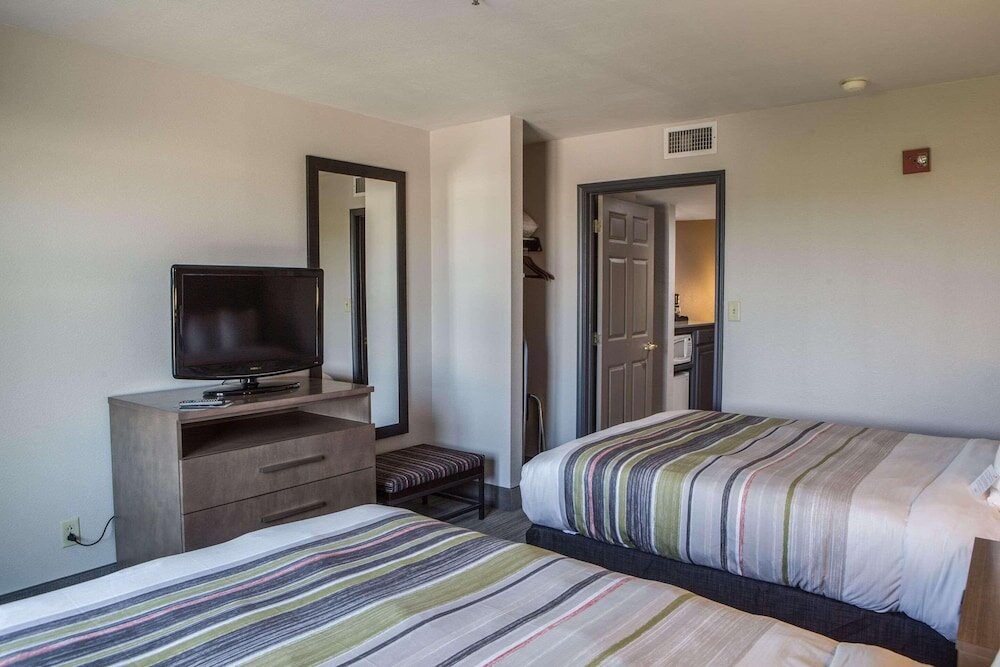Люкс Premium c 1 комнатой Country Inn & Suites by Radisson, Harlingen, TX