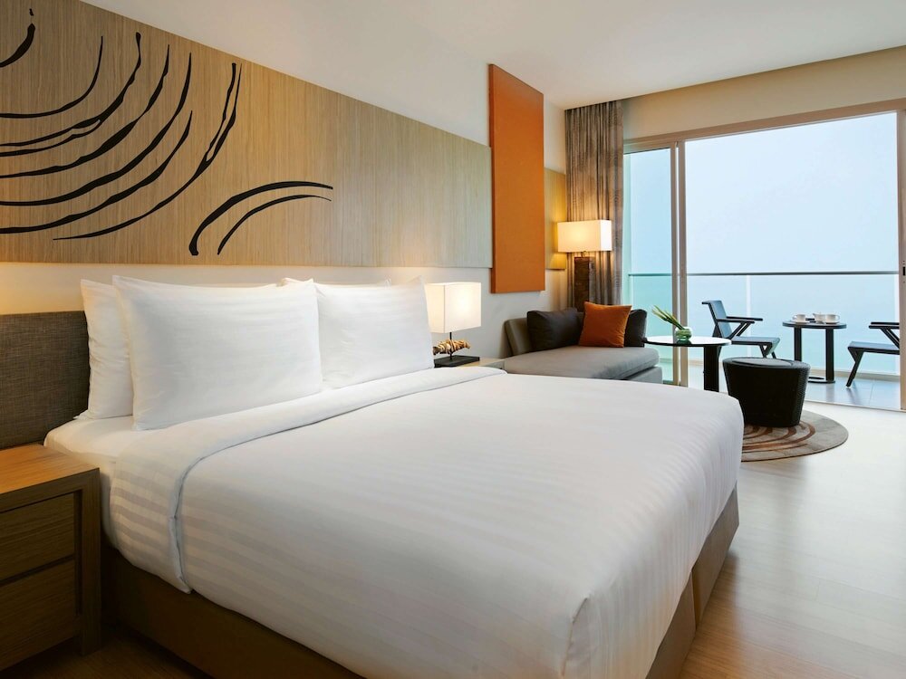 Premium Doppel Zimmer mit Balkon und mit Meerblick Mövenpick Siam Hotel Na Jomtien Pattaya