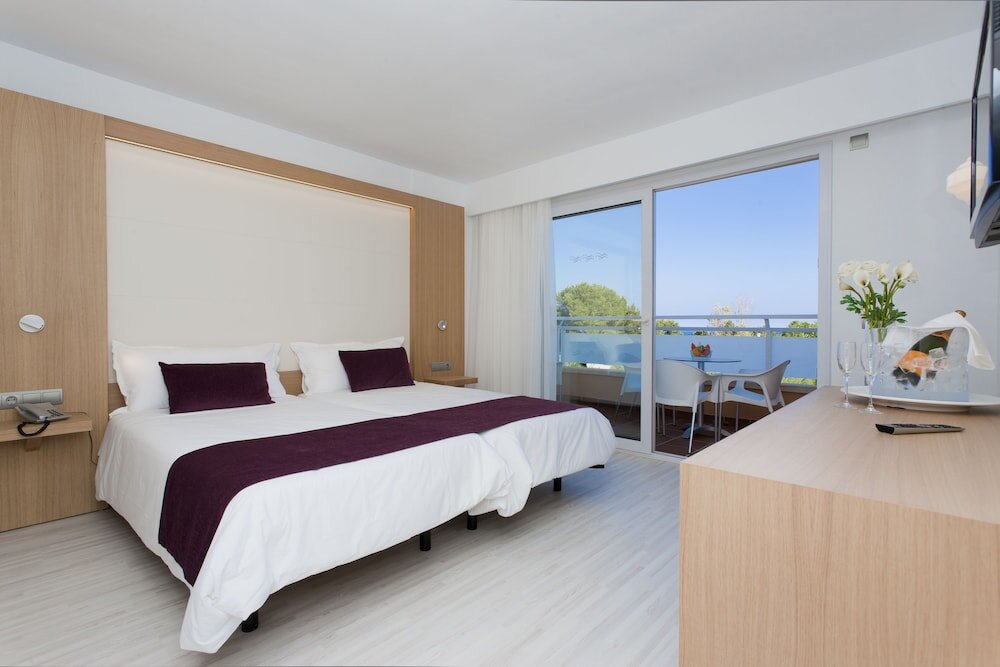 Suite mit Balkon und mit Poolblick Insotel Cala Mandía Resort & Spa