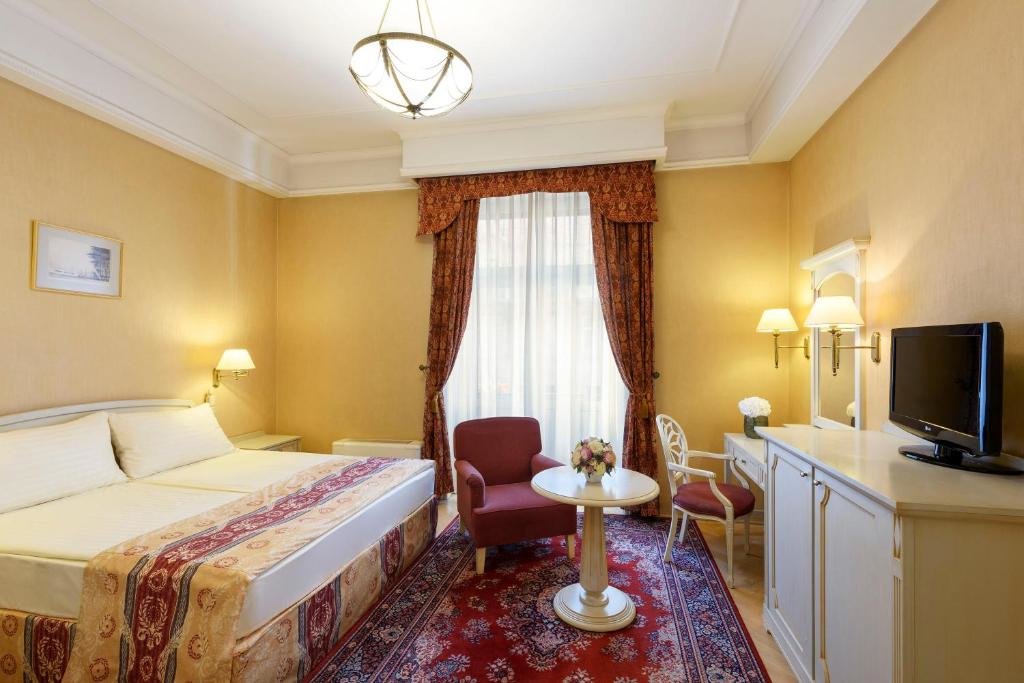 Standard Family room Danubius Hotel Astoria City Center