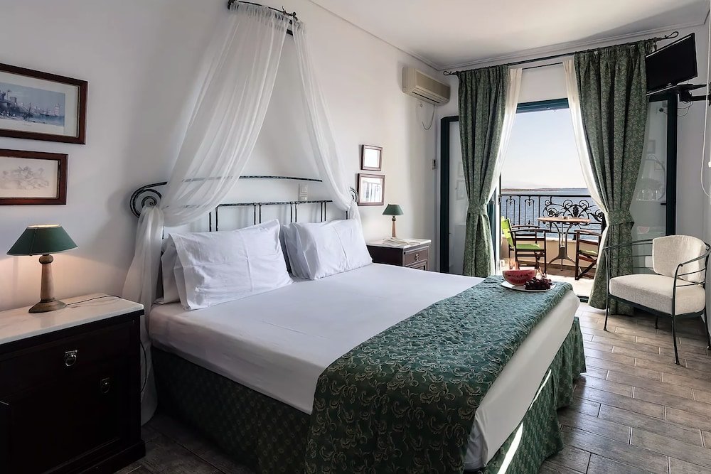 Двухместный номер Superior с балконом и с видом на море Dionysos Hotel