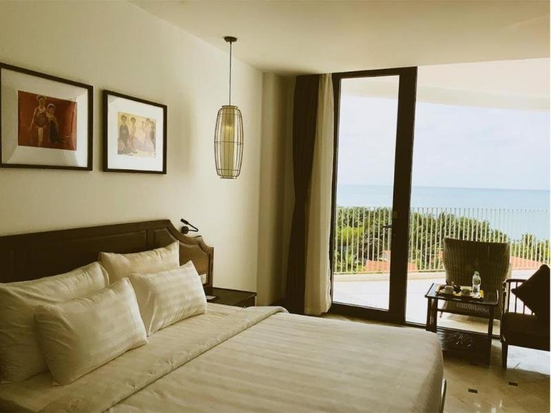Двухместный номер Deluxe с балконом и с видом на океан The Palmy Phu Quoc Resort & Spa