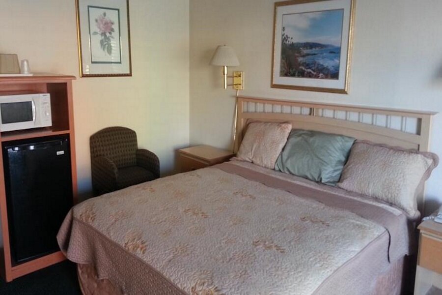 Кровать в общем номере Big A Motel