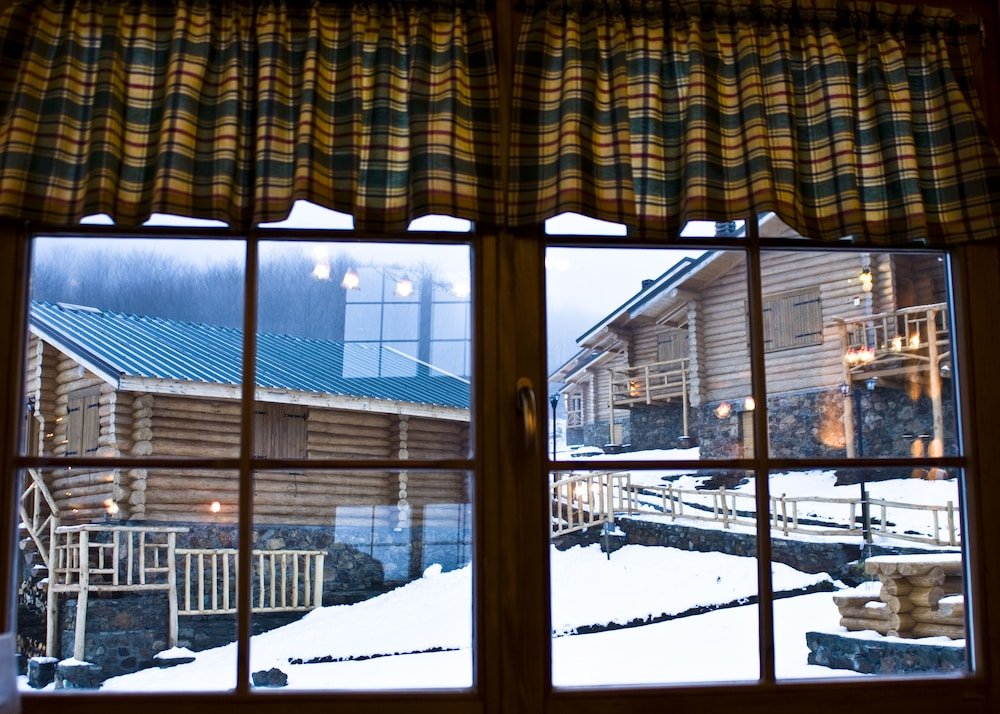 Шале c 1 комнатой с балконом и с видом на горы Sfendamos Wood Village