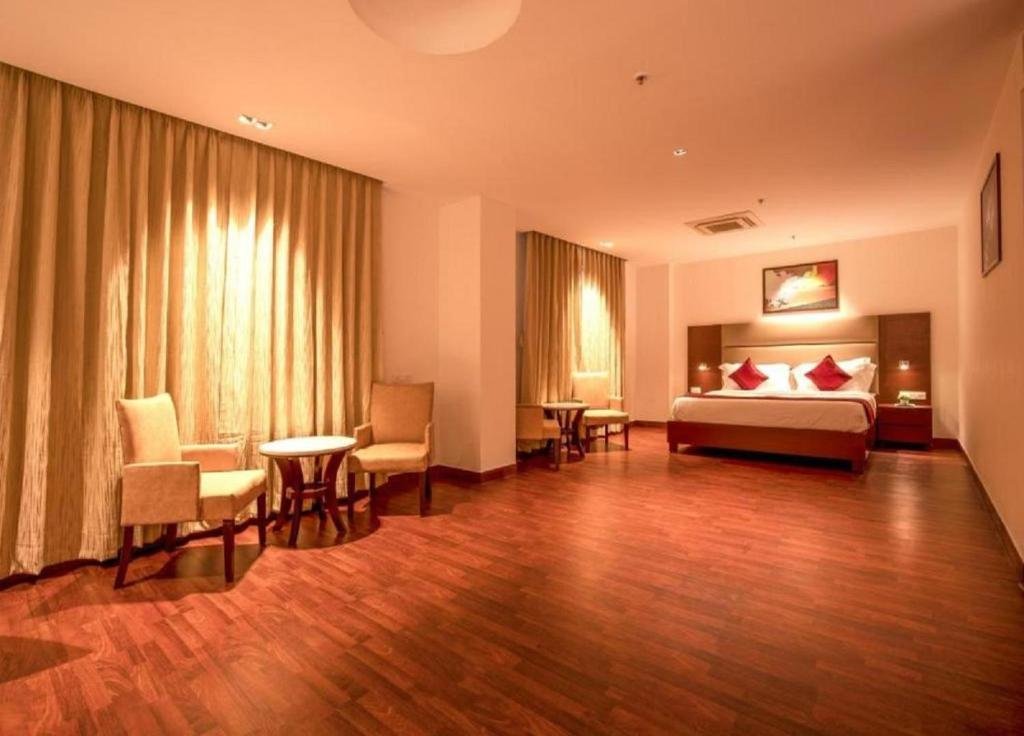 Suite familiar Hotel Mint Select Noida