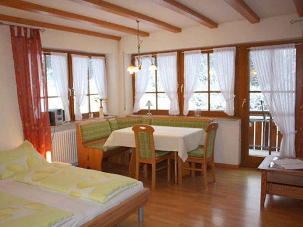 4 Bedrooms Apartment Schlosshof - der Urlaubsbauernhof