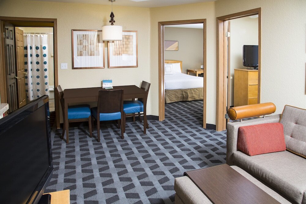 Люкс с 2 комнатами TownePlace Suites by Marriott Anaheim Maingate Near Angel Stadium