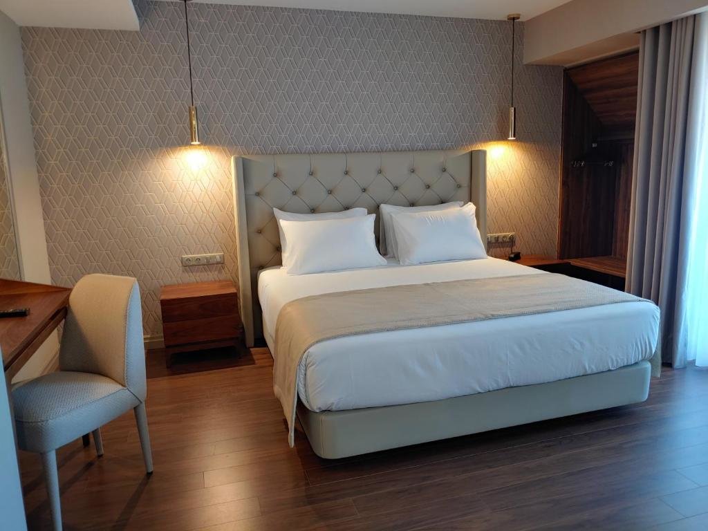 Трёхместный номер Standard Oca Oriental Porto Hotel