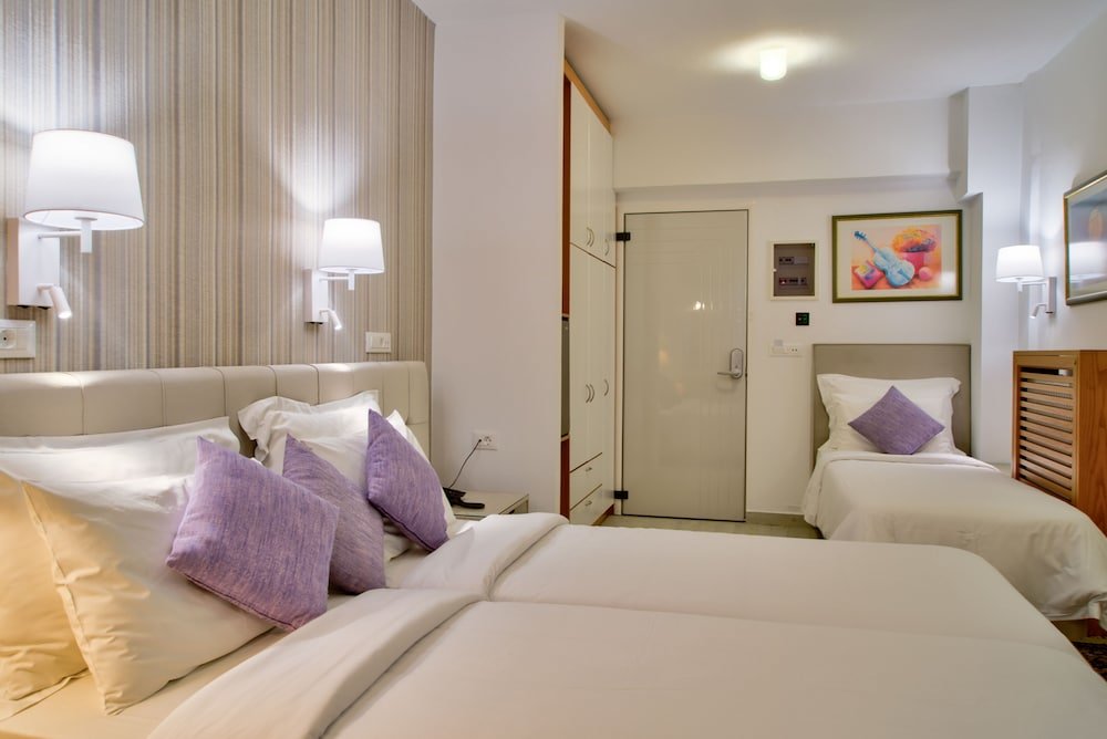 Standard Dreier Zimmer mit Balkon und mit Gartenblick Poseidon Hotel