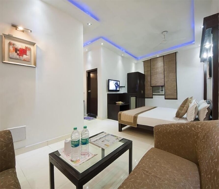 Executive room Hotel Sarthak Palace near Karol Bagh Metro station New Delhi