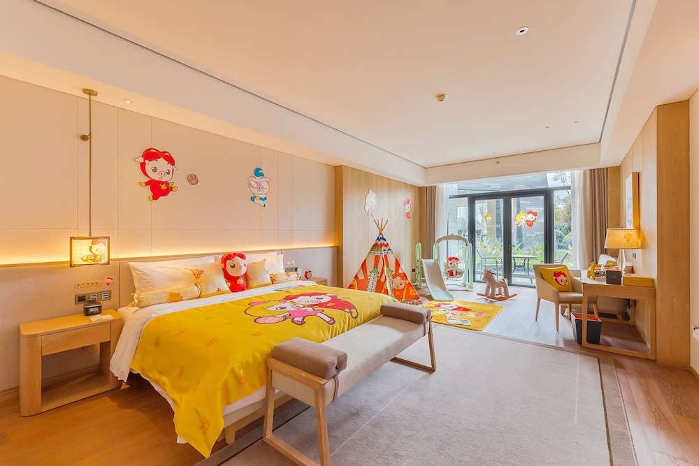 Standard Double Family room with balcony Le Méridien Emei Mountain Resort