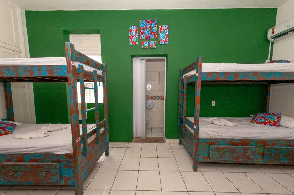 Кровать в общем номере (женский номер) Hostel Barra