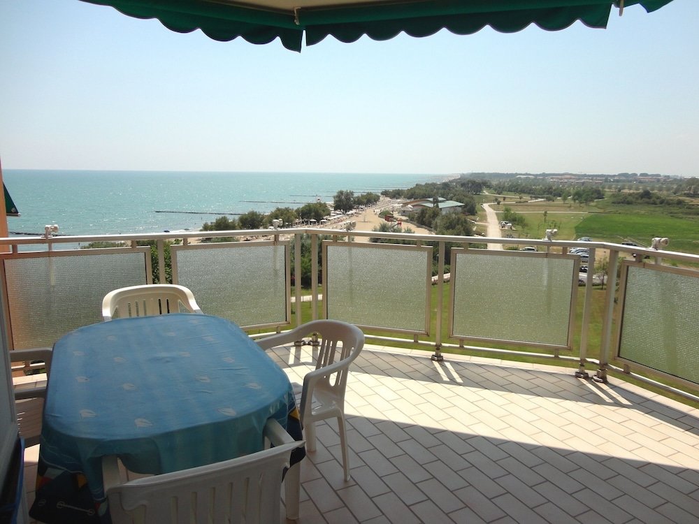 Apartamento 1 dormitorio con balcón y con vista al océano Homely 1 Bedroom Apartment With sea View for up to 4 Guests by Beahost Rentals