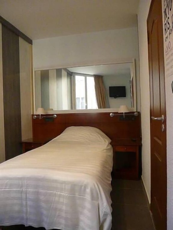 Standard room Le Paname Clichy