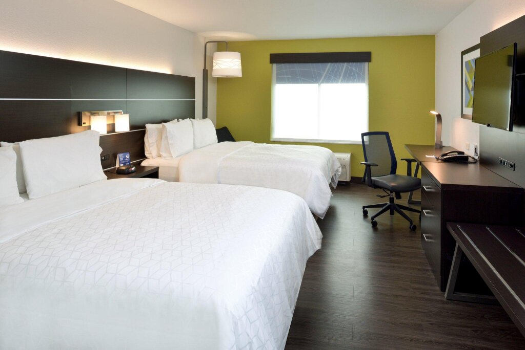 Номер Standard Holiday Inn Express & Suites Pueblo, an IHG Hotel
