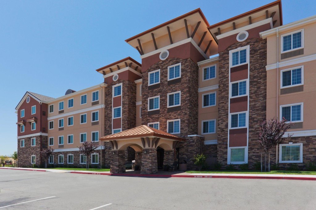 Suite 1 dormitorio Staybridge Suites Rocklin - Roseville Area, an IHG Hotel