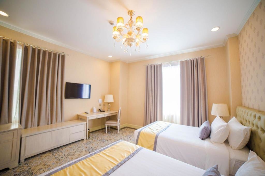 Deluxe room Rizal Park Hotel