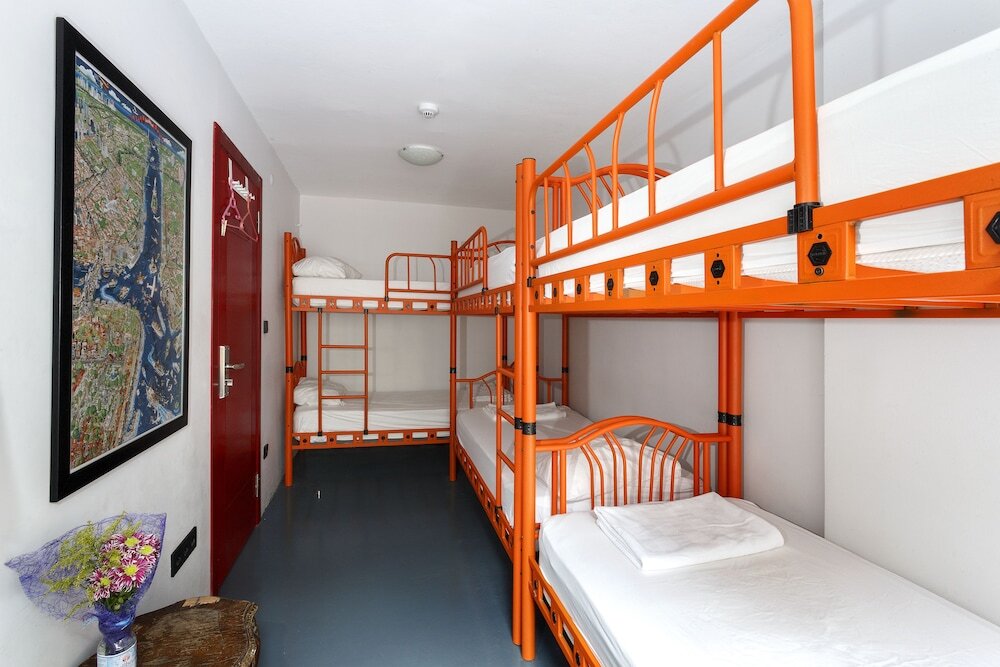 Bett im Wohnheim The Room Hostel Moda