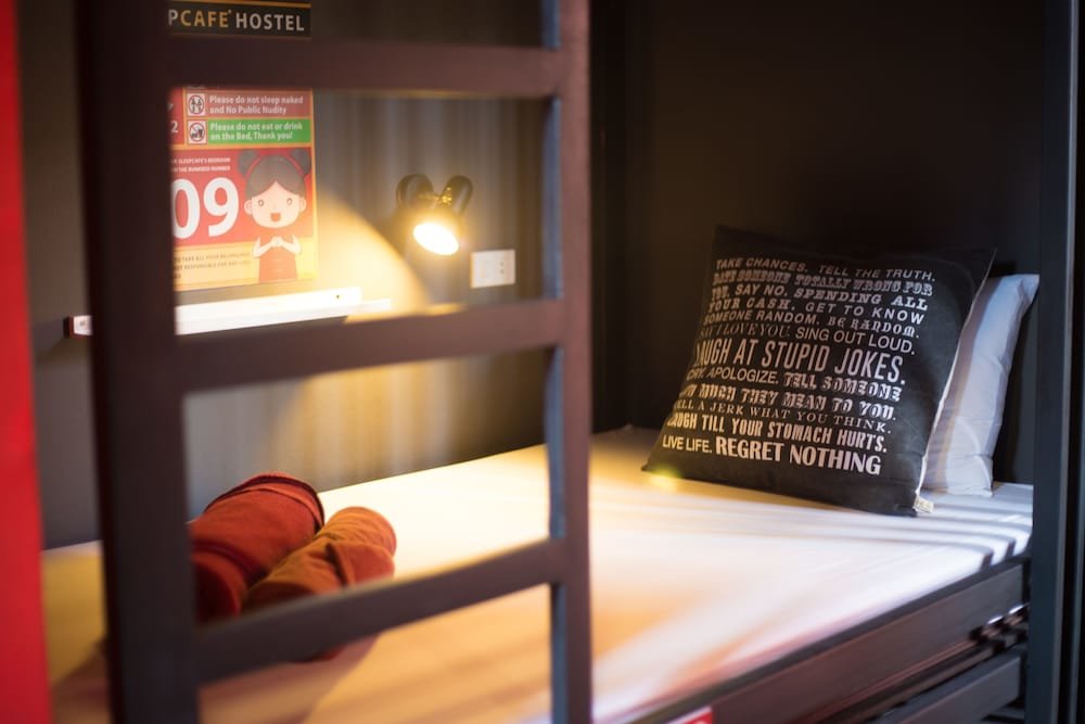 Кровать в общем номере (женский номер) SleepCafe Hostel