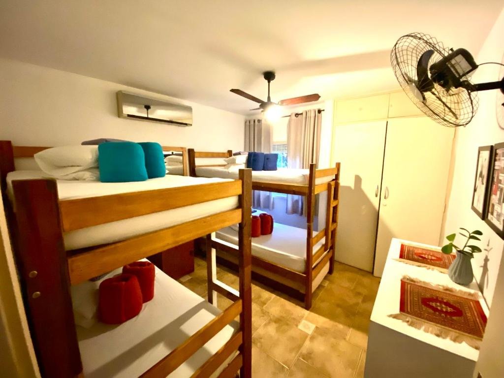 Кровать в общем номере (женский номер) Family Hostel