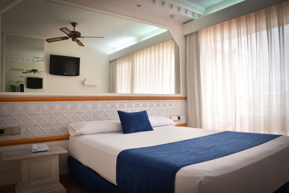Einzel Zimmer mit Balkon Playacapricho Hotel