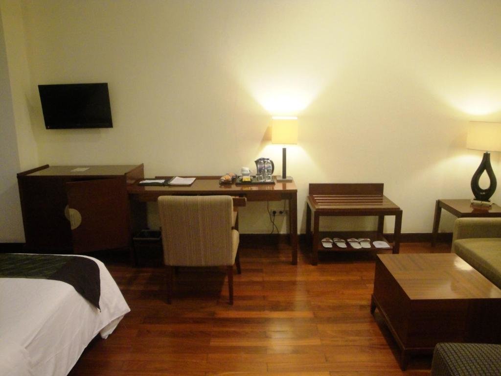 Полулюкс Manado Quality Hotel