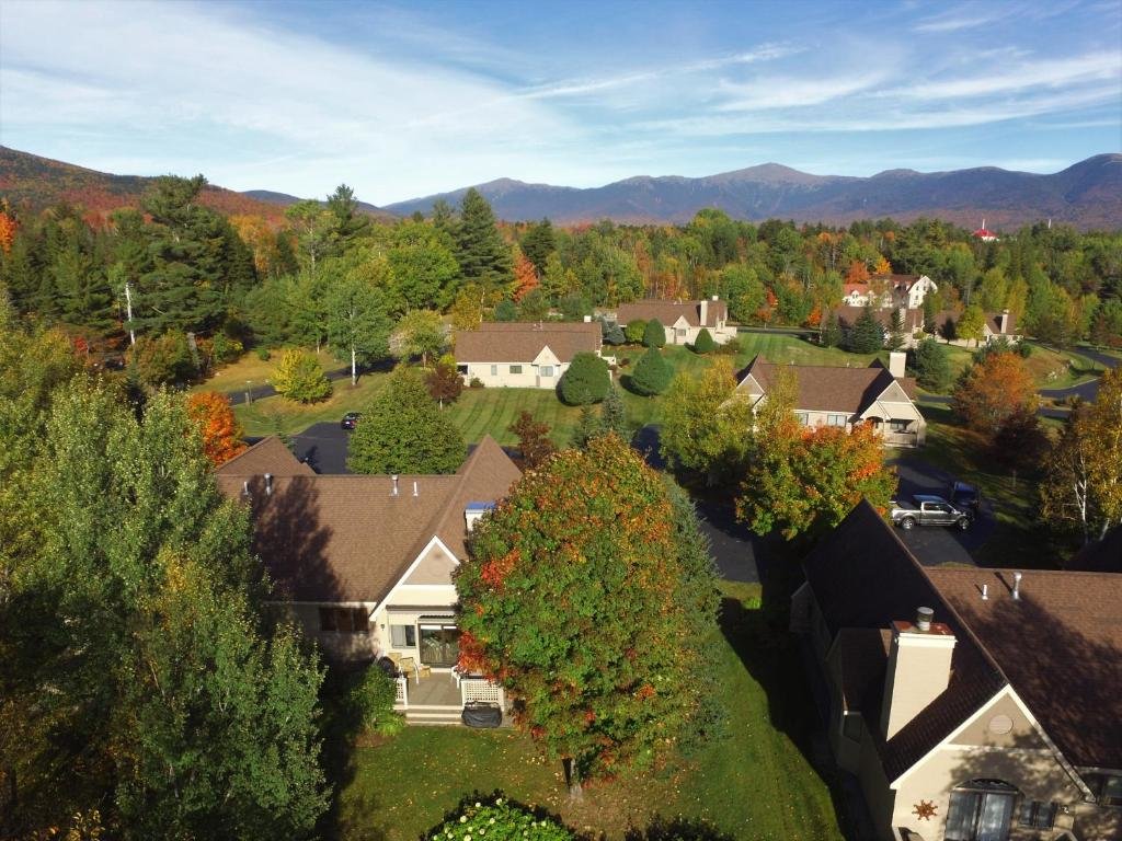 Villa F8 Luxurious Mt Washington Hotel golf course home Wifi cable air conditioning