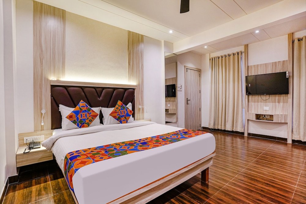 Premium room Fabhotel Grand Residency