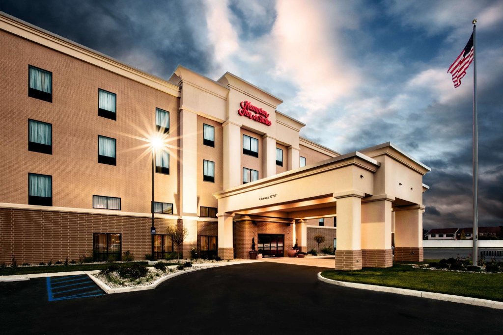 Четырёхместный номер Standard Hampton Inn & Suites Toledo/Westgate