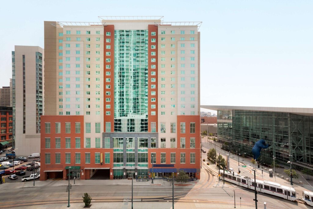 Люкс Embassy Suites by Hilton Denver Downtown Convention Center