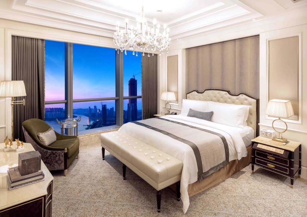 Standard Double room with river view The St. Regis Zhuhai