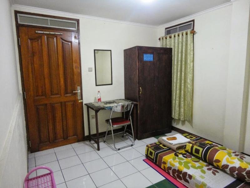 Standard Double room Eline Guesthouse Syariah