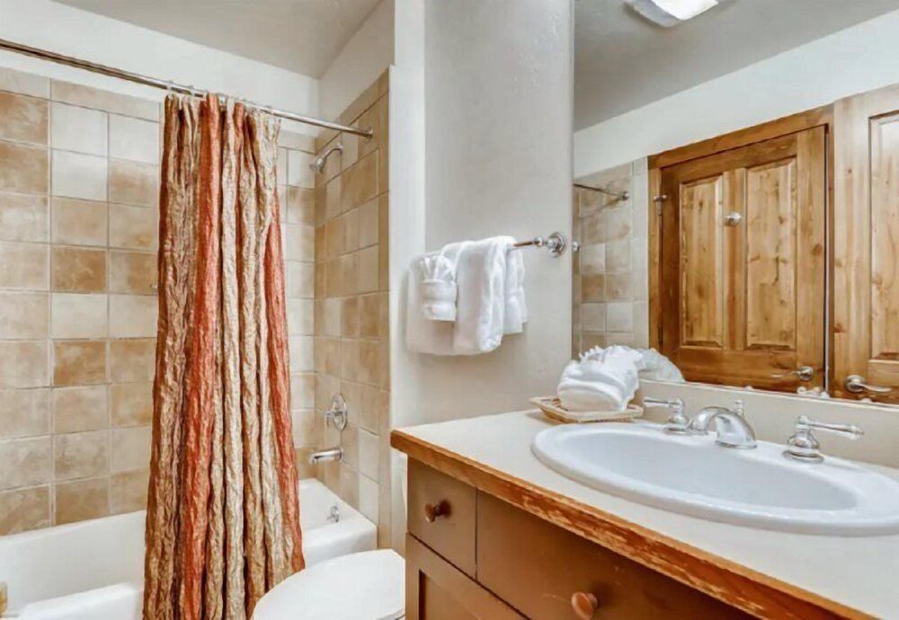 Standard chambre 3 chambres avec balcon 3 Bedroom Mountain Vacation Rental on Historic Downtown Main Street Within Walking Distance to Peak 9 Gondola