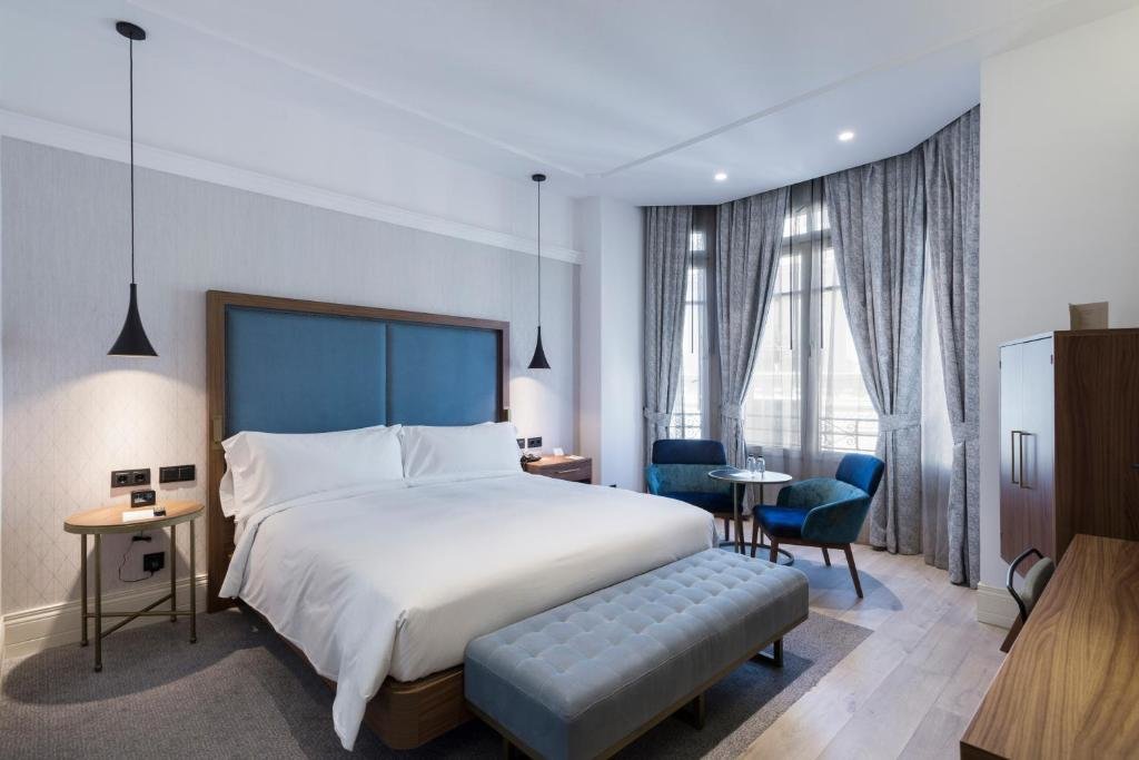 Superior Double room DoubleTree by Hilton Madrid-Prado