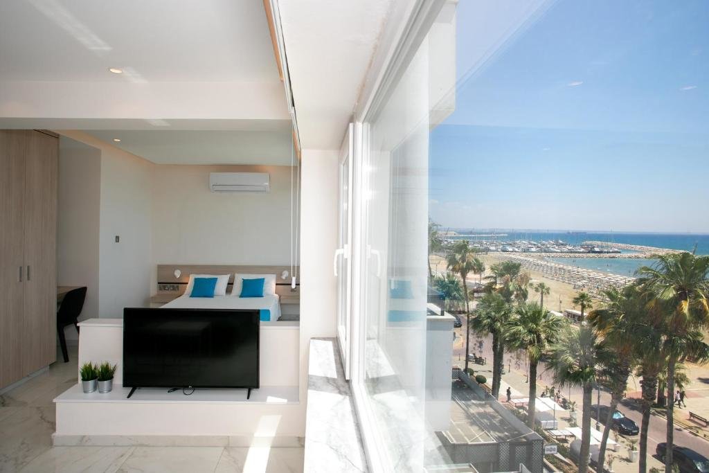 1 Bedroom Apartment with sea view Les Palmiers Sunorama Beach Apartments