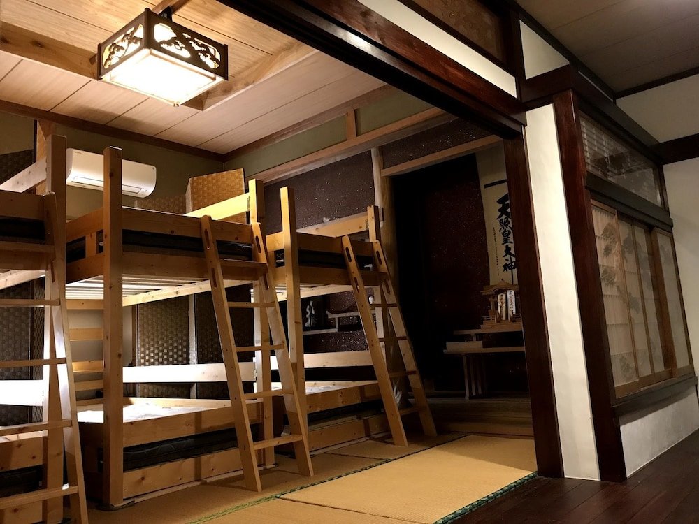 Кровать в общем номере (женский номер) с видом на море Guesthouse Wasabi