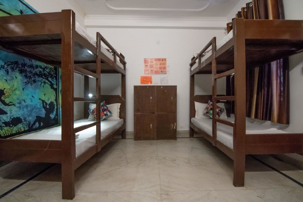 Кровать в общем номере (женский номер) Live Free Hostel Rishikesh