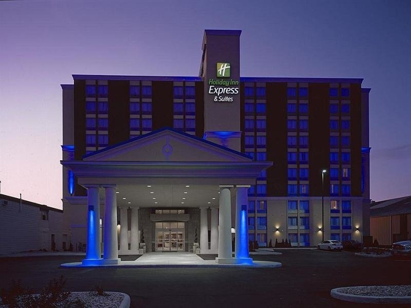 Suite Economy Holiday Inn Express Hotel & Suites Chatham South, an IHG Hotel