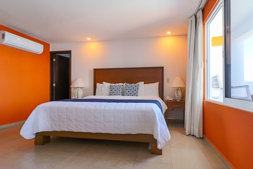 Grand Zimmer The Paramar Beachfront Boutique Hotel With Breakfast Included - Downtown Malecon