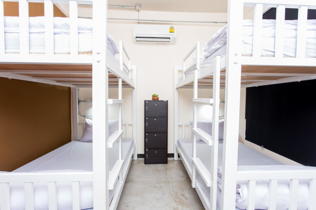 Кровать в общем номере (женский номер) Baan 89 Hostel