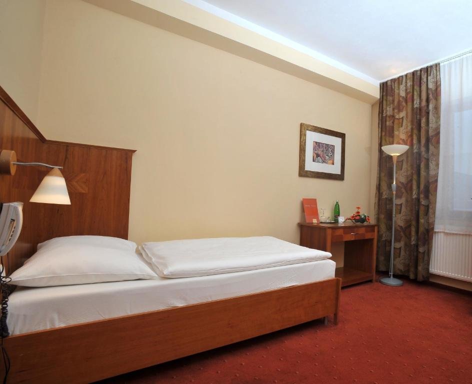Standard room Hotel Plaza
