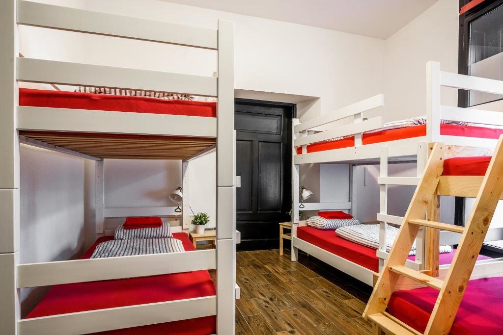 Bed in Dorm Turn Hostel