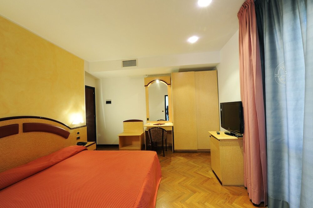 Standard Dreier Zimmer mit Balkon Hotel Regent - In pieno Centro