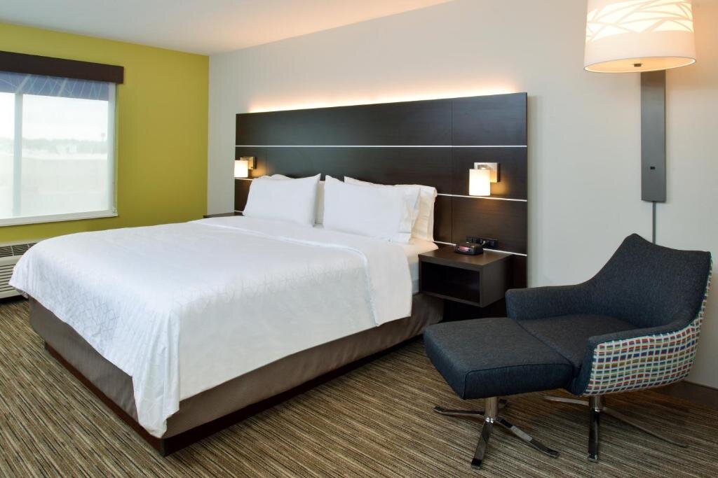 Люкс Holiday Inn Express & Suites Pueblo, an IHG Hotel