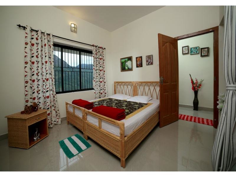 Habitación Estándar 2 dormitorios con vista a la montaña Vridhavan Mist City