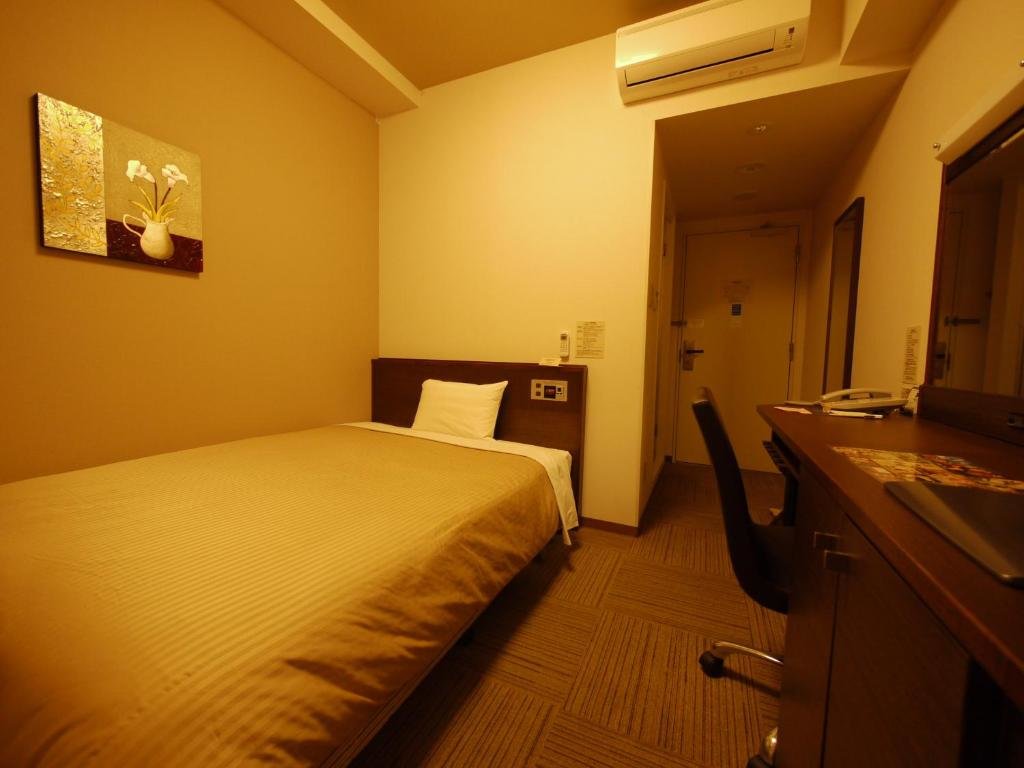 Standard Single room Hotel Route-Inn Seki